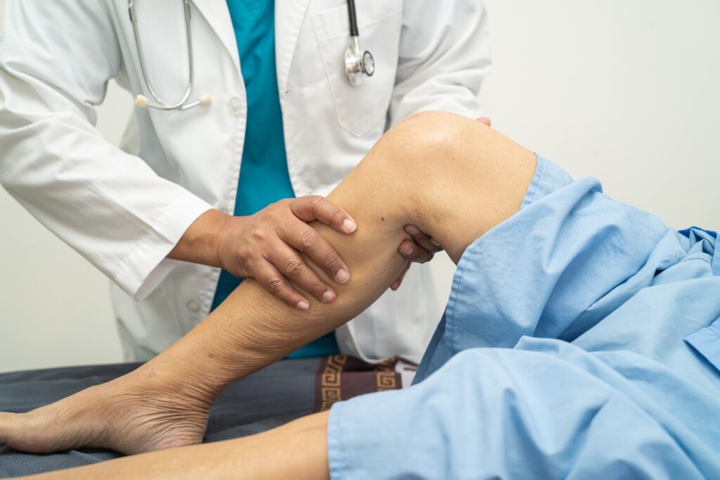 Should you Read Reviews for a Physiotherapy Clinic?