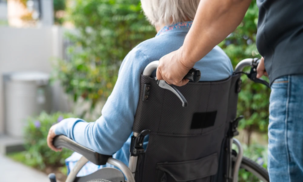 7 Crucial Topics a High-Quality Senior Caregiver Training Program Must Cover